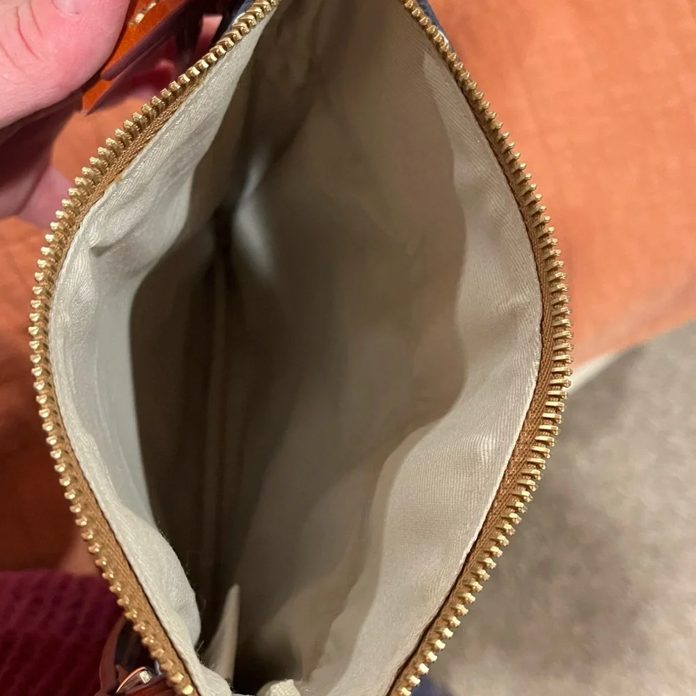 Dooney & Bourke Minnesota Twins cross body - Picture 3 of 4